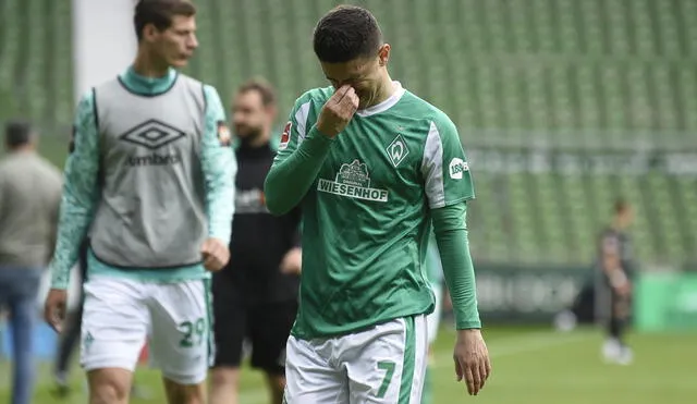El llanto del extremo del Werder Bremen Milot Rashica al finalizar el encuentro. Foto: AFP