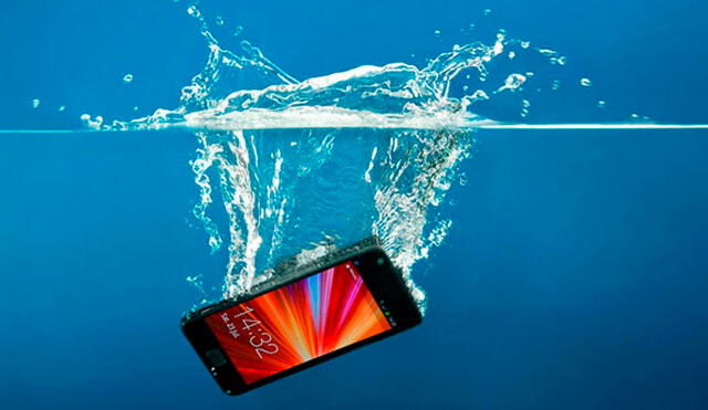 Conoce el proceso de secado y cuidado del smartphone, luego de que este se haya caído al agua. Foto: Computer Hoy