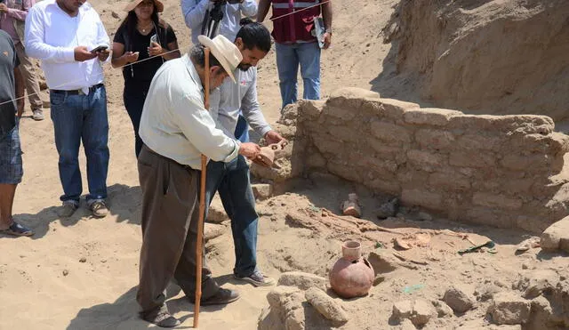 En más de una ocasión, Walter Alva ha alertado sobre saqueos y daños a sitios arqueológicos en Lambayeque. Foto: Andina.