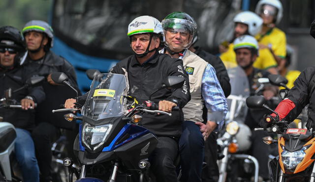 Bolsonaro busca movilizar a sus seguidores más extremistas para que su popularidad suba. Foto: AFP