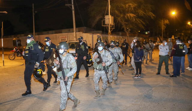 Agentes ingresaron en horas de la madrugada al centro de abastos. Foto: Municipalidad de Piura