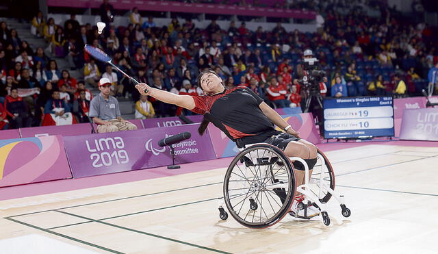 Esfuerzo. En el Spanish International 2021, la medallista dorada de Lima 2019 ganó dos preseas, bronce en singles y plata en dobles mixtos junto al italiano Yuri Ferrigno. Foto: difusión