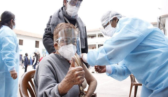 Pacientes serán monitoreados por nefrólogos luego de inmunización. Foto: GORE Cusco