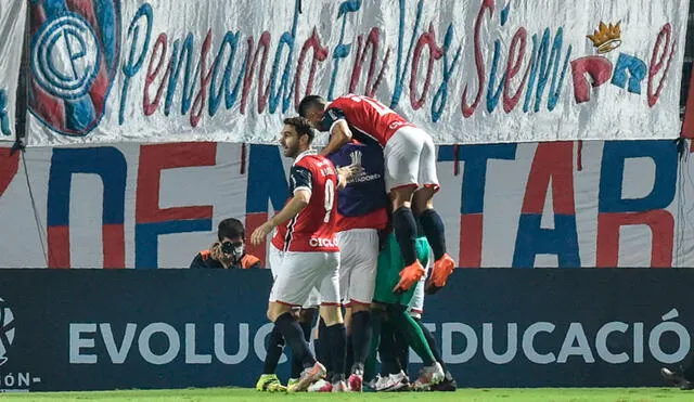 Cerro Porteño derrotó en su fortín a América de Cali por la última fecha de la fase de grupos de Copa Libertadores 2021. Foto: AFP