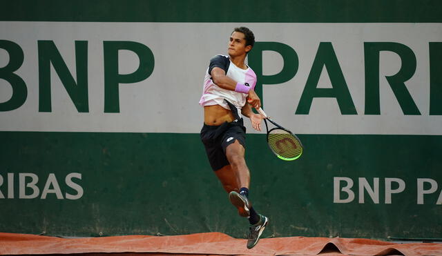 Juan Pablo Varillas lucha por entrar al Top 100 de la ATP. Foto: FFT