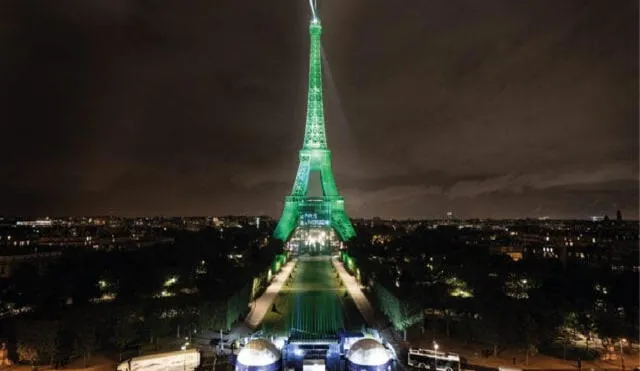 La iluminación de la Torre Eiffel se enmarca en el plan actual para la transición energética en Francia. Foto: Twitter @energy_observer