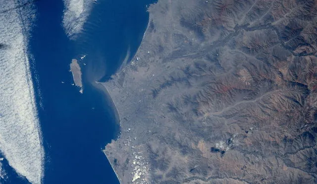 Se espera un potente sismo frente a la costa central de Perú. Foto referencial: NASA