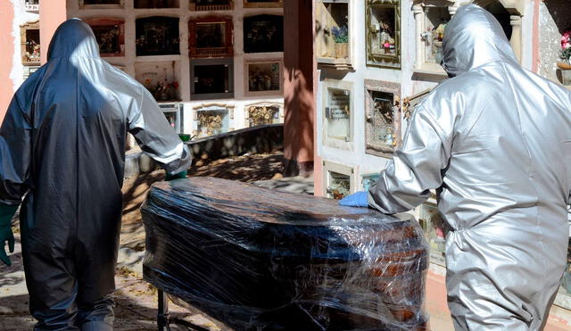 Bolivia acumula 361.580 contagios y 14.312 fallecidos, desde que se registraron los primeros casos en marzo del año pasado. Foto: EFE