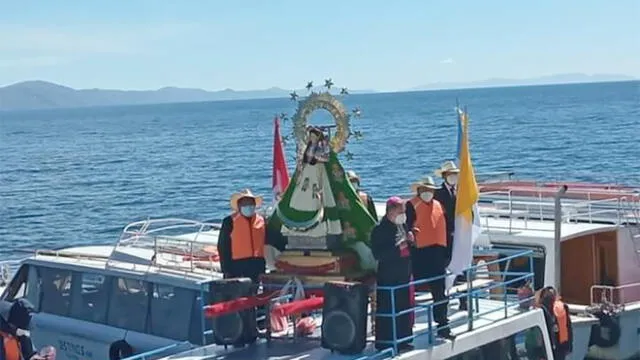 Virgen de la Candelaria visitó diversas islas puneñas. Foto: Obispado