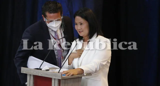 Fujimori anunció en el debate que este lunes firmaría el compromiso. Foto: Oswald Charca / La República