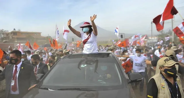 Simpatizantes de Arequipa y otras ciudades se concentraron para mostrar su apoyo a Fujimori. Foto: cortesía Edson Flores