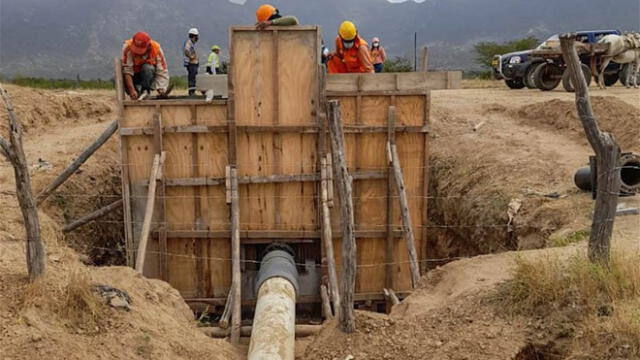 Especialistas del PEOT realizan pruebas hidráulicas en Olmos. Foto: PEOT