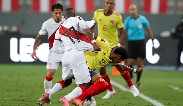 Lapadula por ahora no anota ningún gol con la camiseta de Perú. Foto: EFE/Paolo Aguilar
