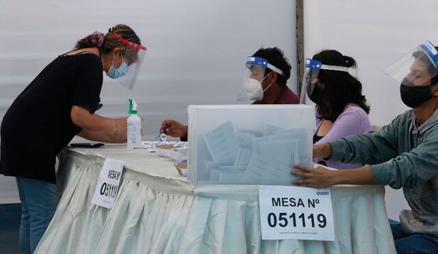 Residentes en el vecino país también podrán participar en comicios. Foto: La República