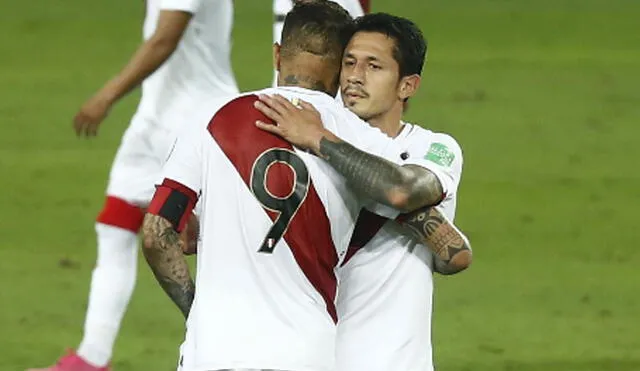 Lapadula y Guerrero jugaron juntos los últimos 25 minutos del Perú vs. Colombia. Foto: GLR