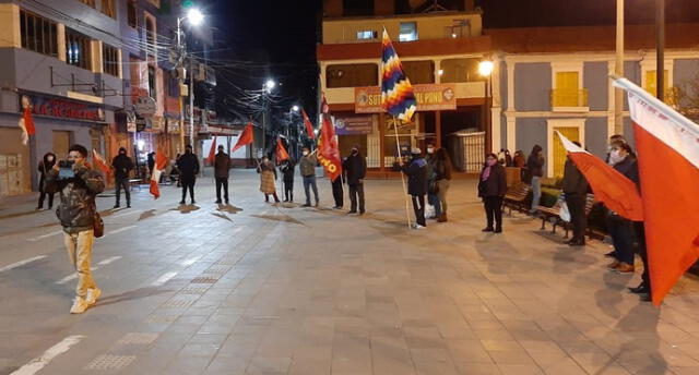 El último domingo por la noche, personas se concentraron en calles de Puno. Foto: La República