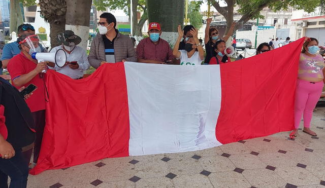 Manifestación se realizó en la plazuela Elías Aguirre de Chiclayo y posteriormente por las calles de la ciudad. Foto: Clinton Medina/La República