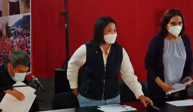 Keiko Fujimori fue acompañada de sus dos candidatos a la vicepresidencia. Foto: Jessica Merino / URPI-LR