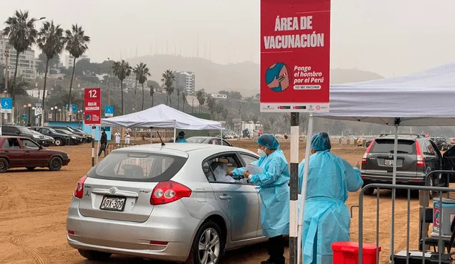 Personas de 60 a 62 añios pueden inmunizarse en este vacunatorio. Foto: Raúl Egusquiza / URPI - LR