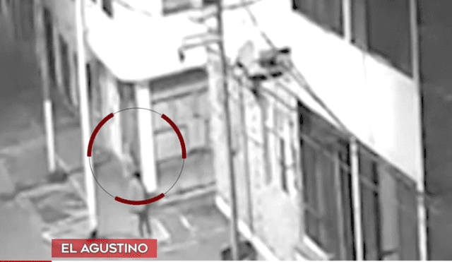 Cámaras de videovigilancia evidencio que Las iguanas de El Agustino realizaron dos robos con seis minutos de diferencia. Foto: América TV/captura