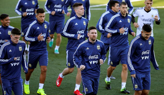 La selección de Argentina, con Lionel Messi a la cabeza, se enfrentará ante Chile, su principal rival, el lunes 14 de junio. Foto: EFE