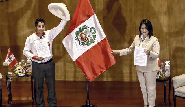 Compromiso. Keiko Fujimori y Pedro Castillo firmaron la Proclama Ciudadana hace 25 días. Foto: Antonio Melgarejo / La República