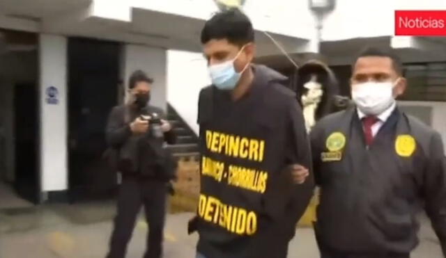 En la intervención, la Policía incautó celulares, documentos robados, armas de fuego y una motocicleta lineal. Foto: captura de TV Perú