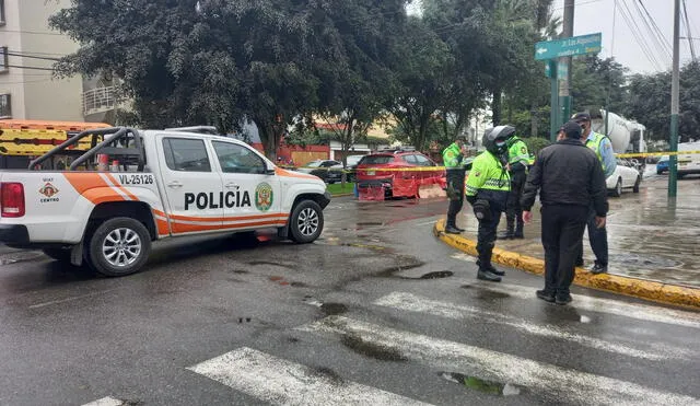 El tránsito en la zona estuvo interrumpido por varios minutos. Foto: María Pía Ponce/URPI-LR