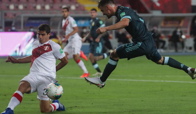Aldo Corzo fue titular en dos de las últimas cuatro fechas de Perú en las eliminatorias. Foto: AFP