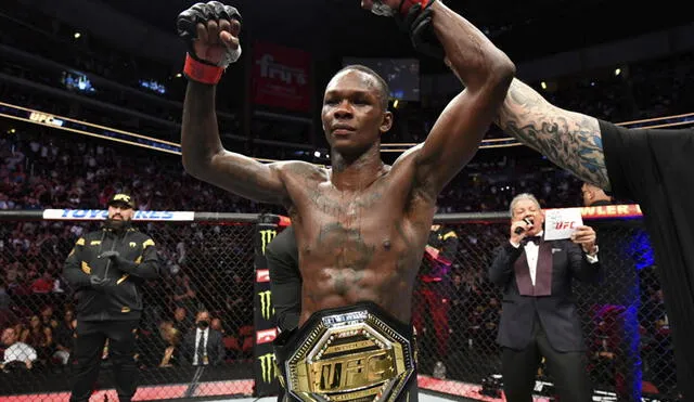 'Izzy' Adesanya logró su tercera defensa exitosa por la presea peso mediano de la UFC. Foto: ESPN
