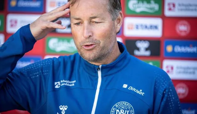 El exfutbolista Kasper Hjulmand dirige al combinado danés desde el 2020. Foto: EFE