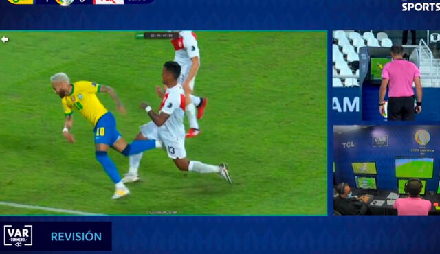 Loustau le negó el penal a Neymar tras revisar las imágenes en el VAR. Foto: captura/DirecTV Sports