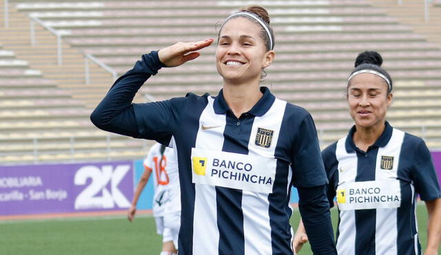 Adriana Lúcar marcó ocho de los 17 goles que marcó en las tres primeras fechas. Foto: FPF