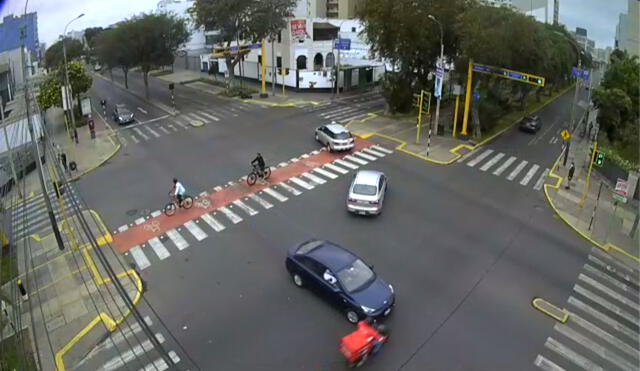 Accidente ocurrió cerca al cruce de las avenidas Angamos y Arequipa. Foto: Municipalidad de Miraflores