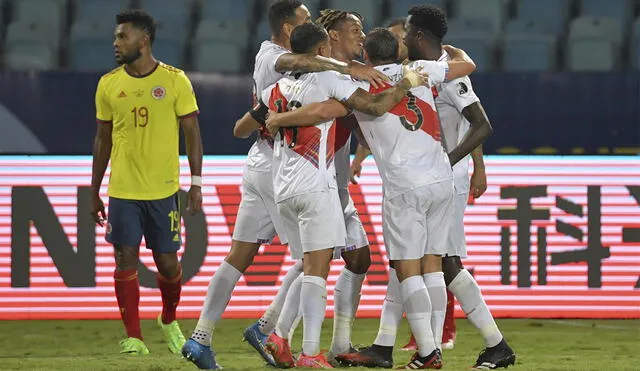 Perú venció a Colombia con gol de Sergio Peña y uno en contra de Yerry Mina. Foto: AFP