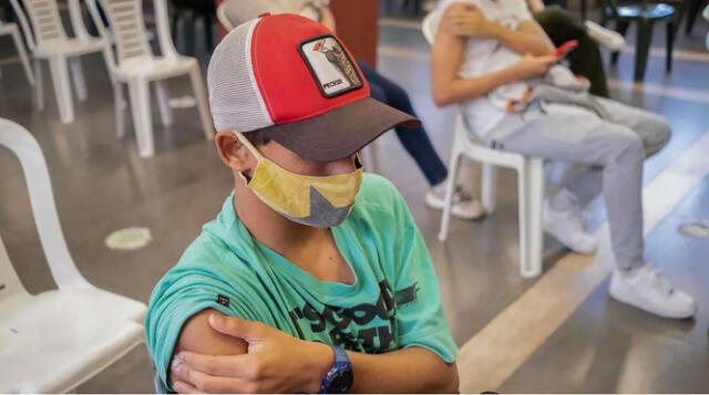 En América Latina Uruguay fue el primer país en iniciar la vacunación de menores de edad. Foto: AFP