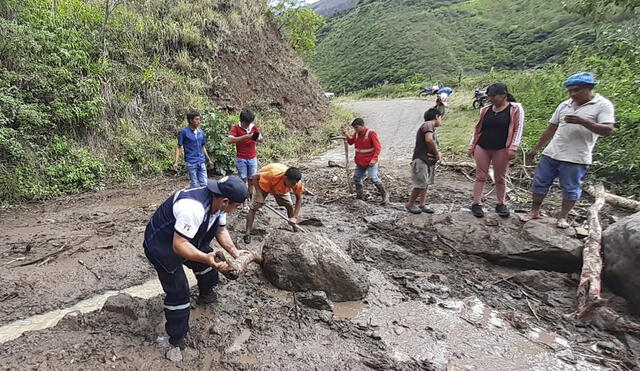 Población también se sumó a labores de limpieza de este camino. Foto: Radio Marañón/Elki Cabrera