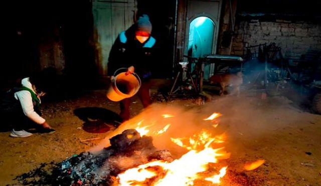 En festividad se acostumbra a quemar objetos. Foto: Municipalidad de San Román