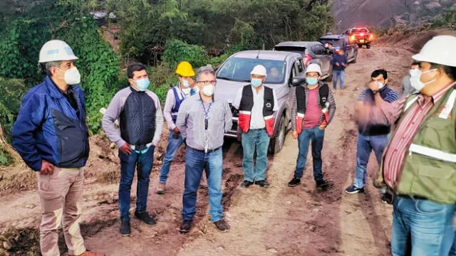 Gobernador regional de Cajamarca Mesías Guevara inspeccionó trabajos en carretera Puente Salas-Callacate. Foto: Gerencia Subregional de Chota