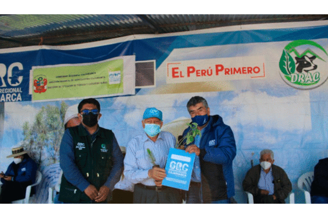 Mesías Guevara, señaló que la entrega de títulos continuará en los diferentes distritos. Foto: Gobierno Regional de Cajamarca