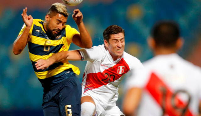 Santiago Ormeño ingresó en el complemento en los últimos partidos de Perú. Foto: EFE