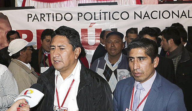 La conexión. El prófugo dirigente nacional de Perú Libre, Arturo Cárdenas Tovar, junto con Vladimir Cerrón Rojas, fundador y presidente del partido. Foto: difusión
