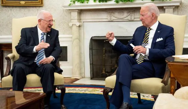 Biden se reunió en la Casa Blanca con su homólogo israelí, Reuvén Rivlin, quien visitó la capital estadounidense en un viaje de despedida antes de ceder el poder el día 9 de julio a Isaac Herzog. Foto: Hola News