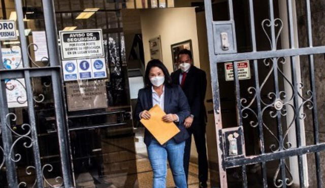 El autor, Alberto Barrera Tyszka, cita las palabras que la candidata Fujimori pronunció durante su última vigilia al denunciar, sin pruebas, un fraude en las urnas. Foto: AFP