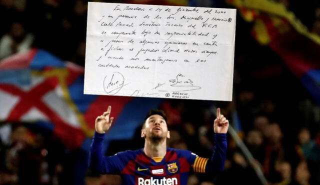 La famosa servilleta que aseguró el fichaje de Lionel Messi para el FC Barcelona. Foto: composición/EFE/difusión