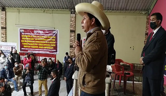 Castillo se reunió con simpatizantes de Perú Libre en un local partidario. Foto: captura Facebook