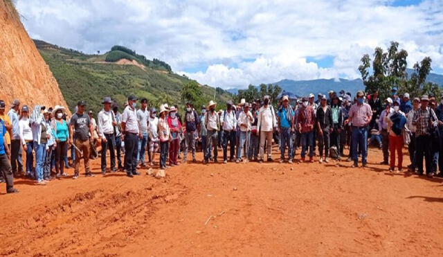 Pobladores denuncian daños en cultivos por parte de empresa constructora. Foto: Cutivalú.