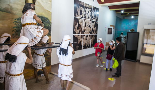 Los turistas pueden apreciar la antigua cultura Chimú en el Museo de Sitio Chan Chan. Foto: DDCLL