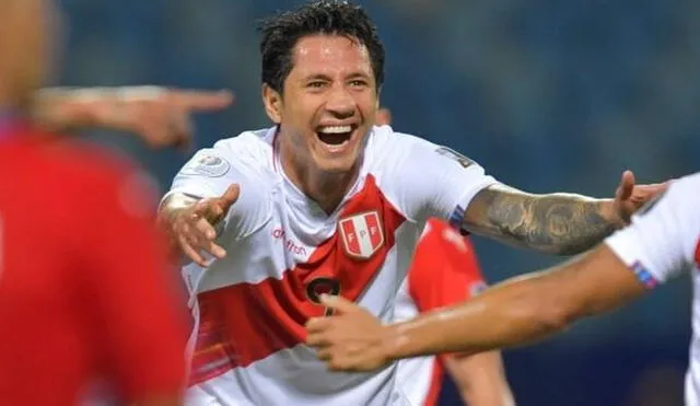 Lapadula juega su primera Copa América con la selección peruana. Foto: AFP