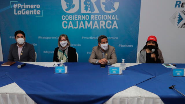 Directora ejecutiva de la ARCC y la embajadora de Reino Unido presentaron plan de reconstrucción de colegios en Cajamarca. Foto: ARCC.